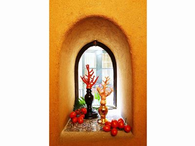Due Composizioni Ornamentali in Ceramica Ad Imistazione del Corallo
