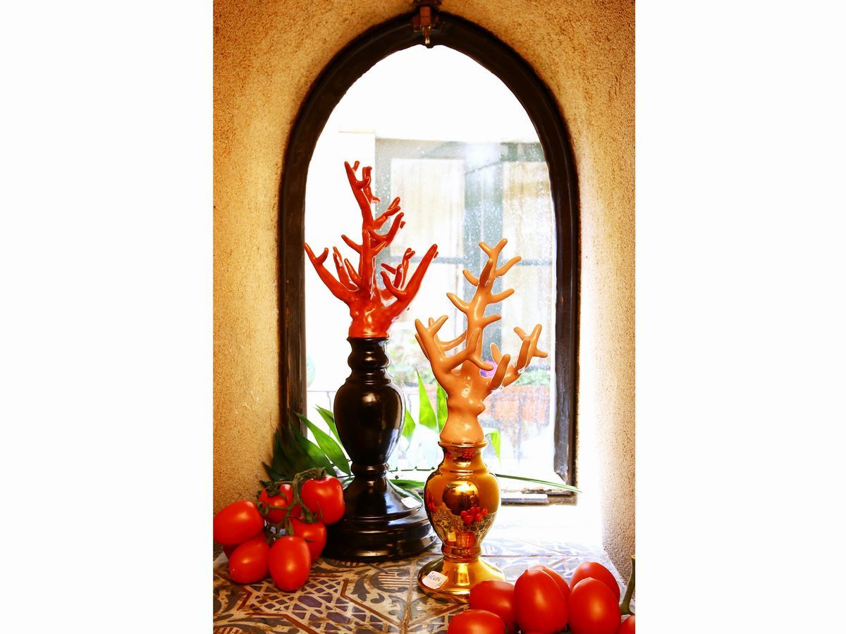 Due Composizioni Ornamentali in Ceramica Ad Imistazione del Corallo