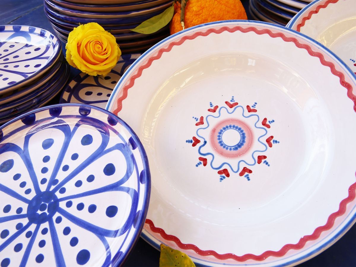 Miscellanea di Piatti in Terracotta Smaltata