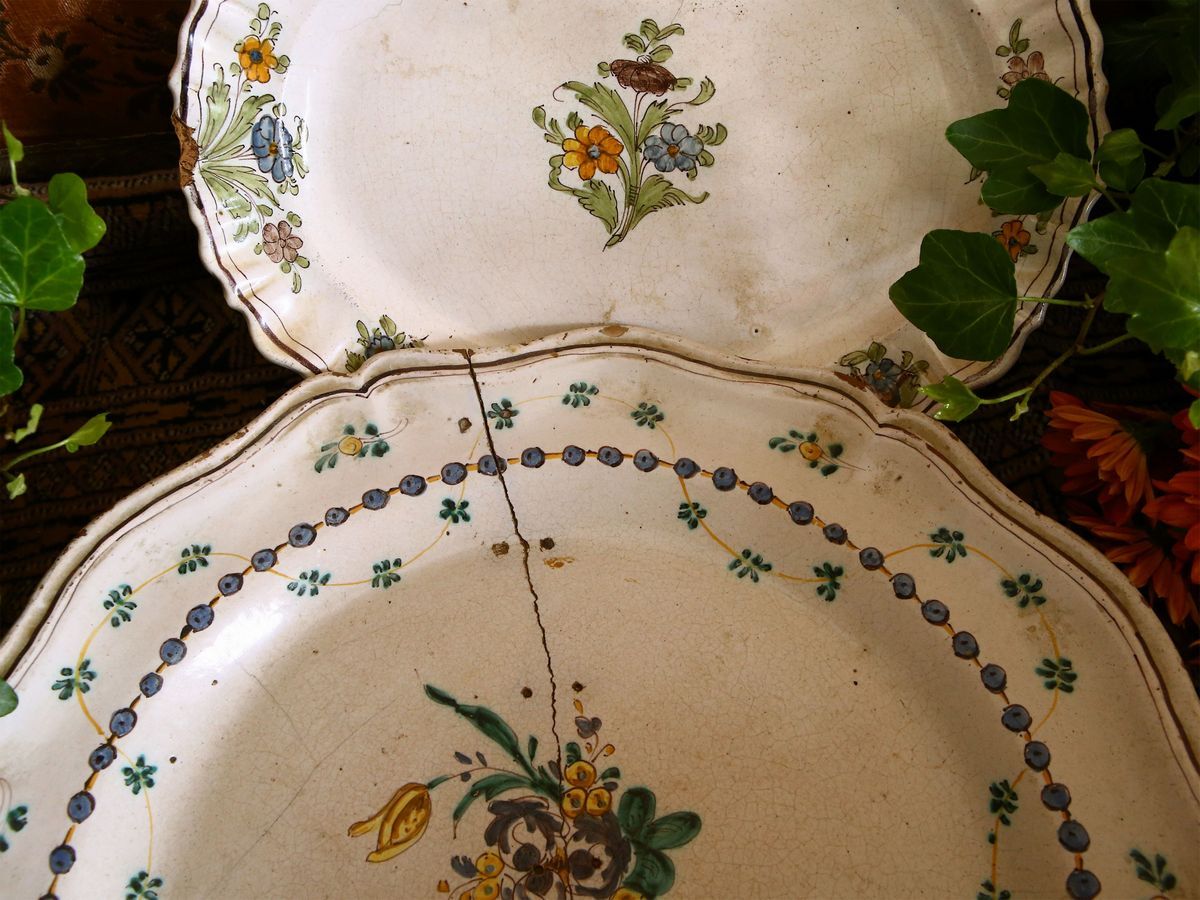 Lotto di Piatti in Maiolica