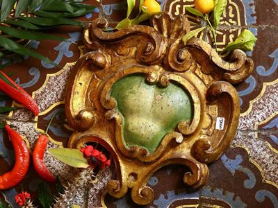 Cartiglio in Legno Intagliato e Dorato