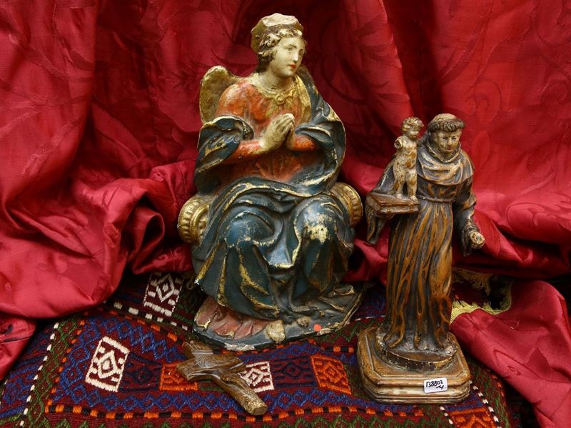 Gruppo Ligneo Raffigurante un Santo