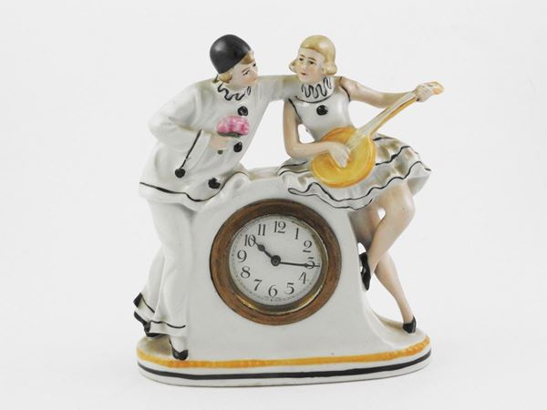 Table clock in polychrome porcelain
