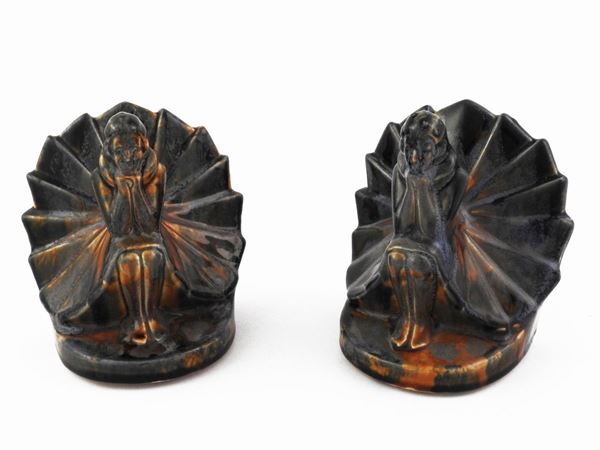 Pair of bookends in terragglia  - Auction Furniture, silvers, paintings and antique curiosities partly from Villa Mannelli - Maison Bibelot - Casa d'Aste Firenze - Milano