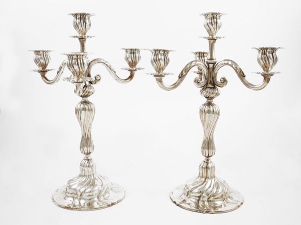 Coppia di candelabri in argento  - Asta Arredi , argenti, dipinti e curiosità d'epoca in parte provenienti da Villa Mannelli - Maison Bibelot - Casa d'Aste Firenze - Milano
