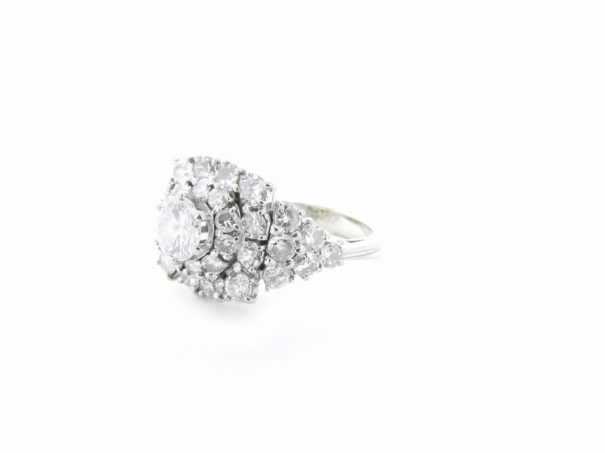 Anello in Oro Bianco con Diamanti