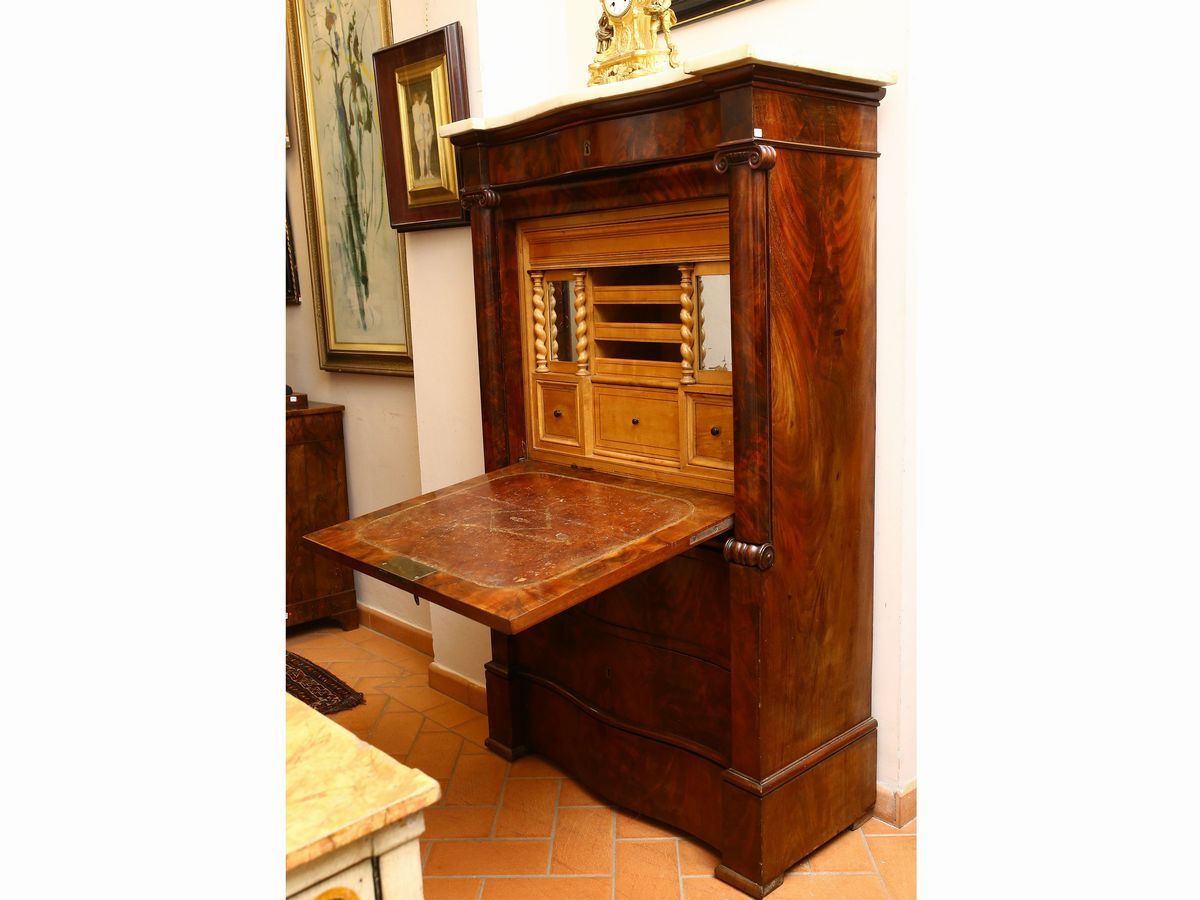 Secretaire Impiallacciato in Piuma di Mogano