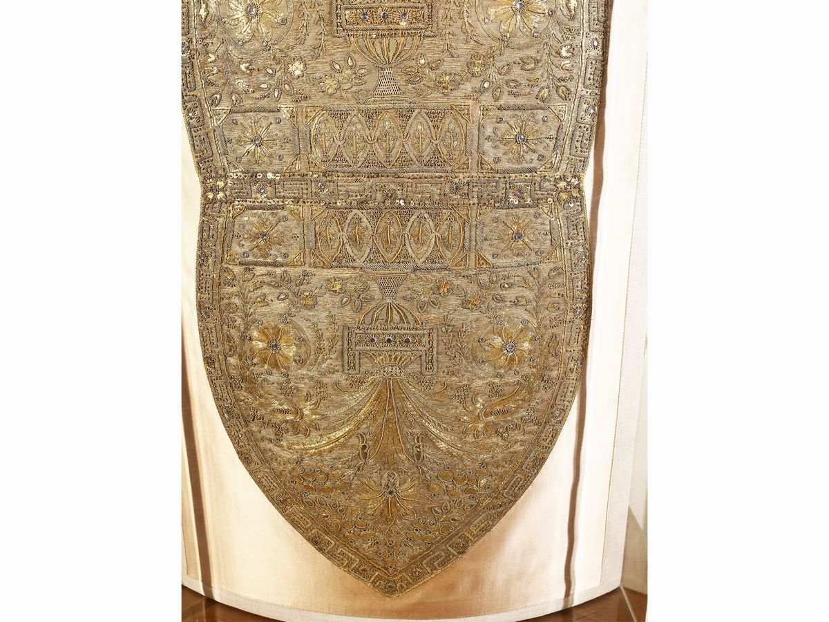 Mitra Vescovile Ricamata in Fili D'oro