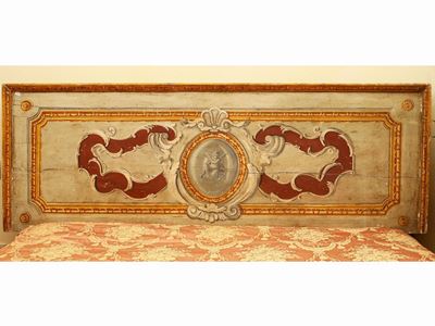 Pannello Decorativo in Legno Laccato e Dipinto