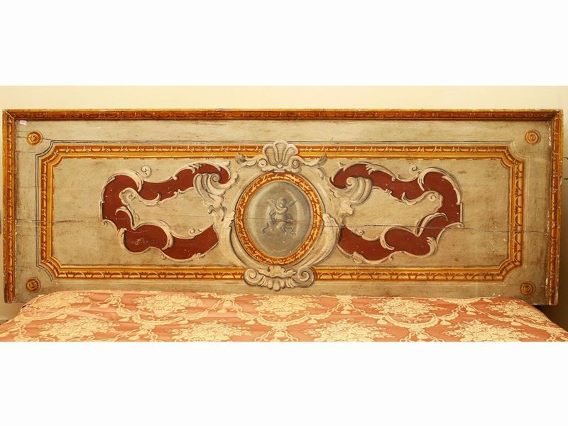 Pannello Decorativo in Legno Laccato e Dipinto