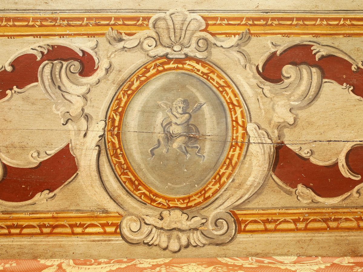 Pannello Decorativo in Legno Laccato e Dipinto