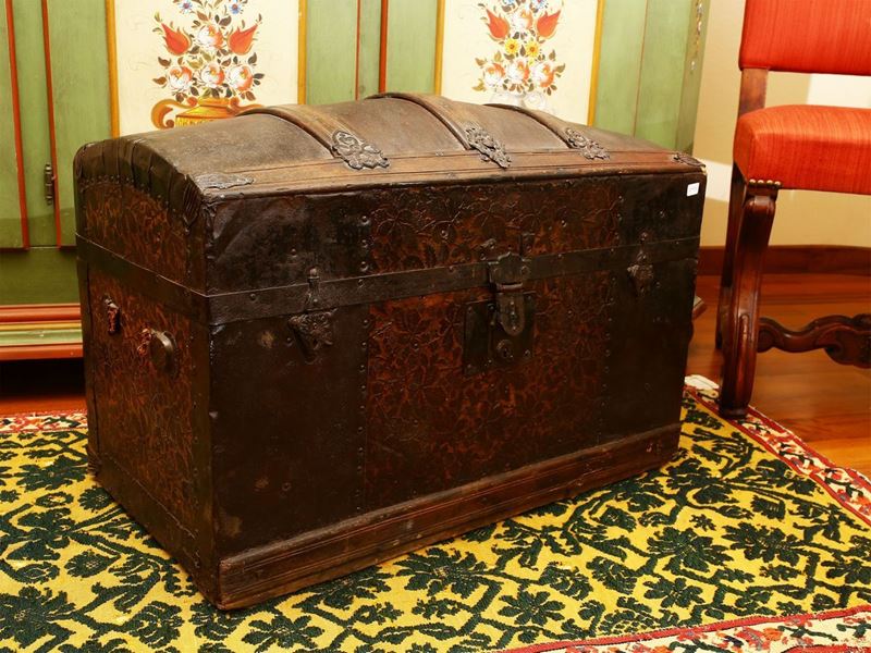 Piccolo Baule in Legno e Metallo