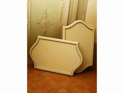 Coppia di Pannelli per Collezioni in Legno Laccato Bianco