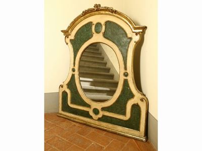 Pannello Sovrapporta in Legno Intagliato e Laccato