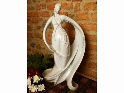 Figura Femminile in Porcellana