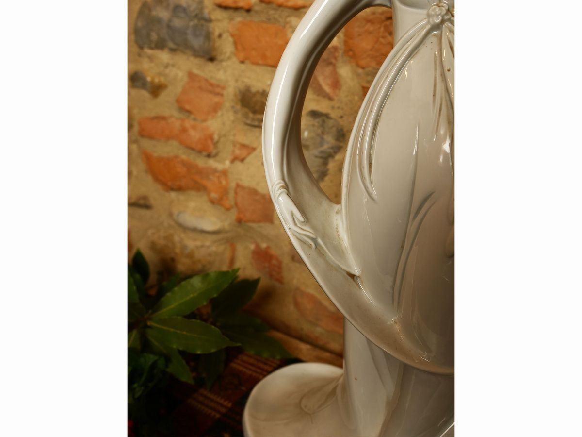 Figura Femminile in Porcellana