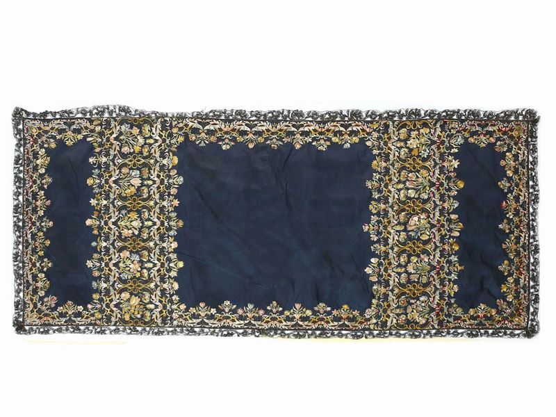 Tovaglia D'altare in Seta Blu Ricamata a Mano