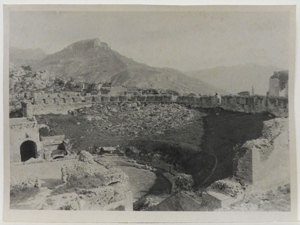 Gaetano D'Agata : Taormina Teatro Greco, 1925 circa  ((1883-1949))  - Auction Images of Sicily from the d'Agata Studio and other collections - Maison Bibelot - Casa d'Aste Firenze - Milano