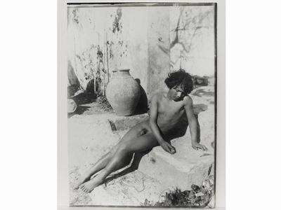 Taormina Nudo Maschile e Urna, 1910 Circa
