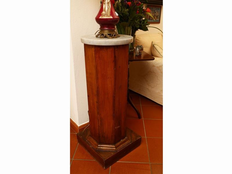 Coppia di Colonne Portavasi in Noce