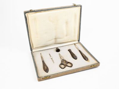 Set da Cucito in Argento