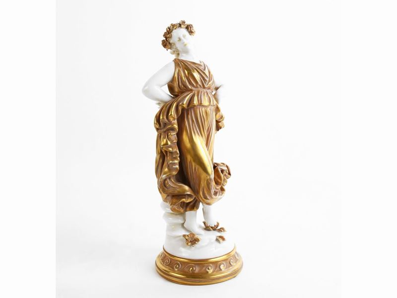 Figura Femminile in Porcellana