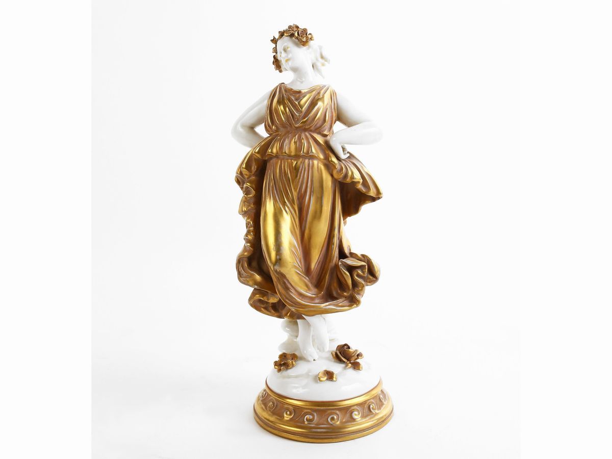 Figura Femminile in Porcellana