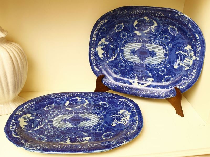 Coppia di Vassoi in Ceramica