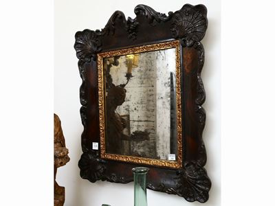 Specchiera in Pastiglia e Legno Laccato a Imitazione del Palissandro