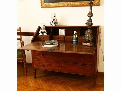 Cassettone Rustico a Ribalta in Noce