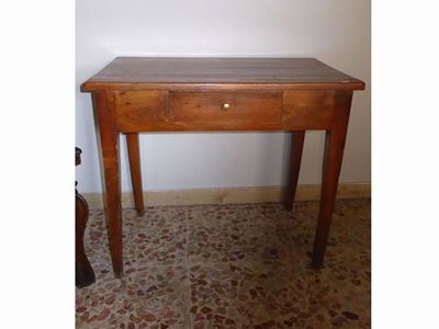 Tavolino da Appoggio in Noce