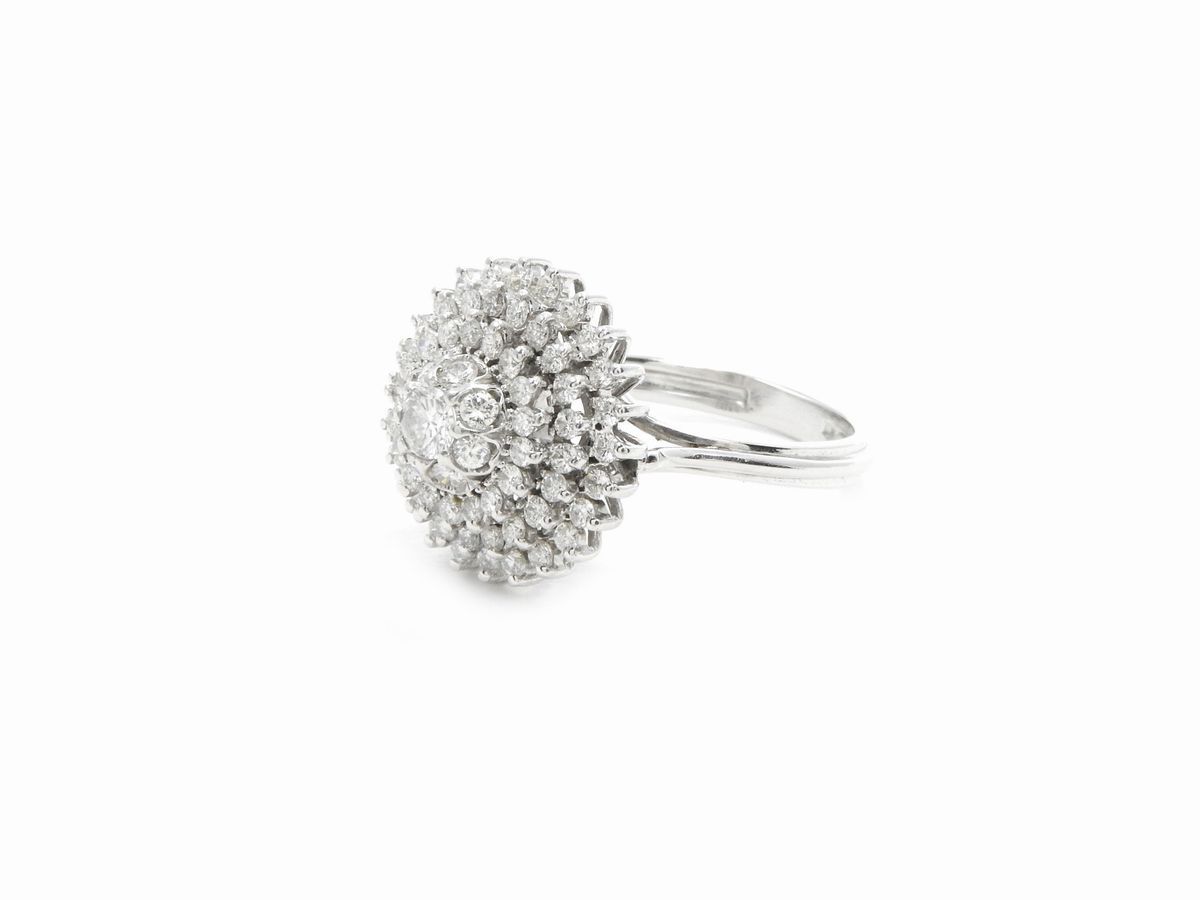Anello in Oro Bianco con Diamanti