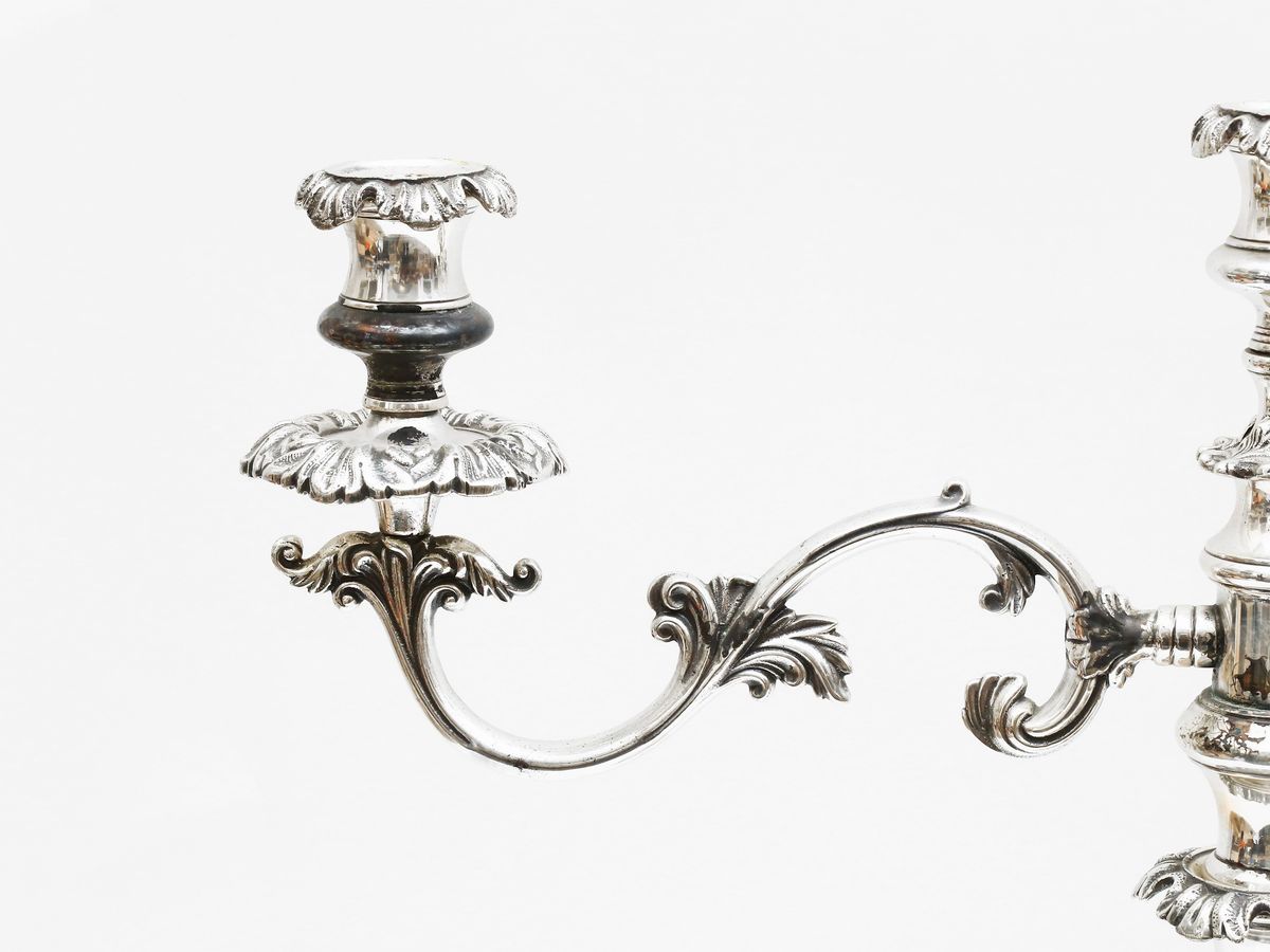 Coppia di Grandi Candelabri in Metallo Argentato
