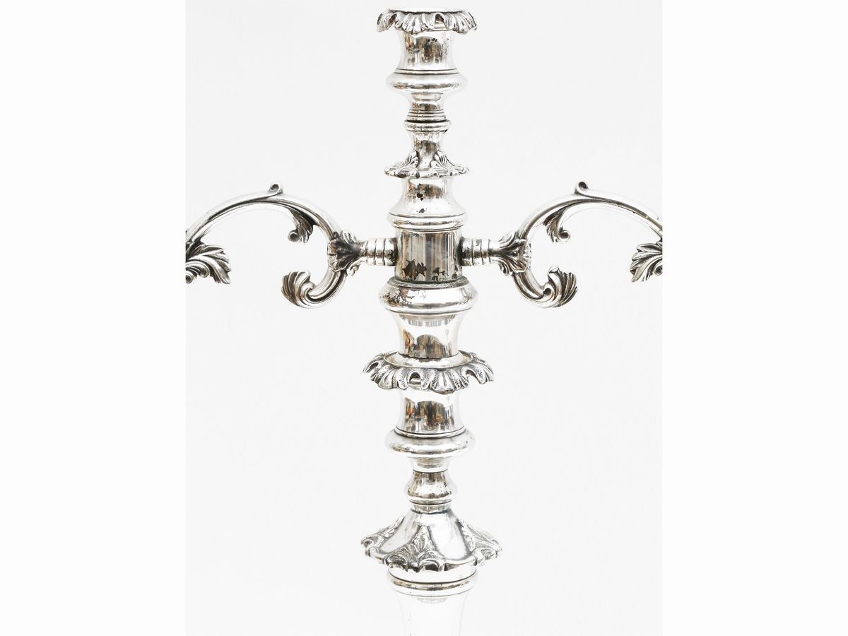 Coppia di Grandi Candelabri in Metallo Argentato