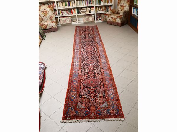Persian gallery carpet Nahavand