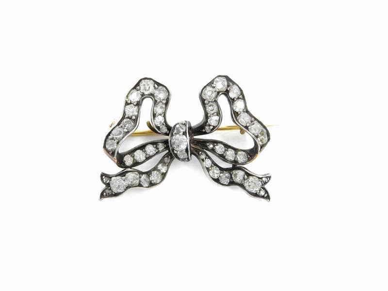 Spilla in Oro Giallo e Argento con Diamanti