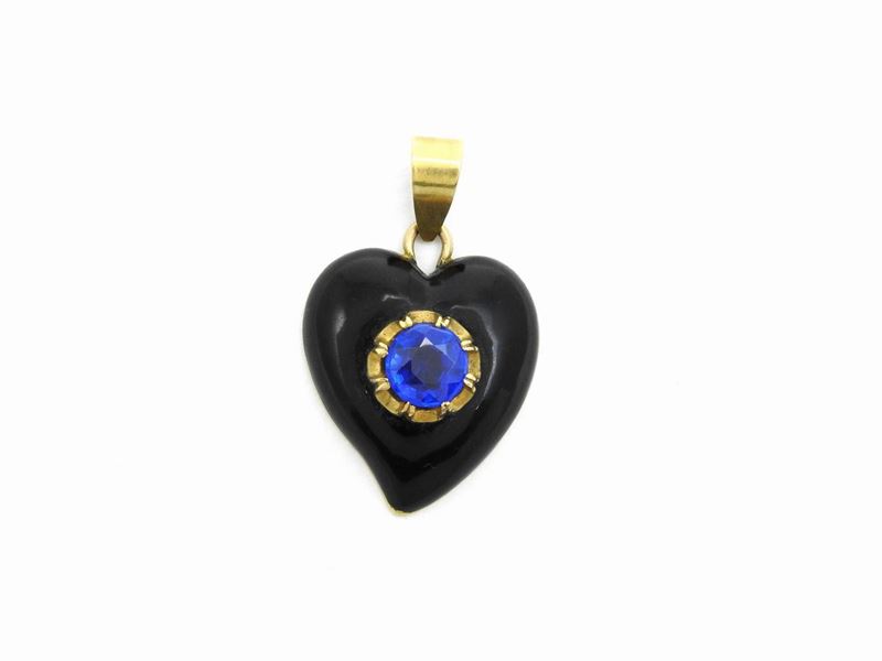 Pendente in Oro Giallo con Doppietta con Zaffiro e Smalto Nero