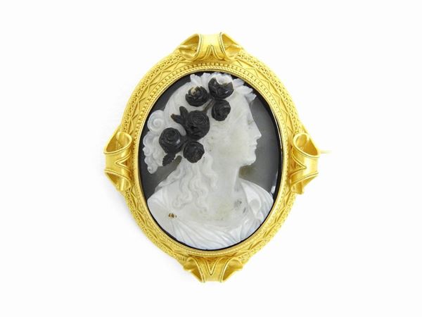Yellow gold brooch with onyx cameo  (Last half of the 19th century)  - Auction Antique jewelry and watches - Maison Bibelot - Casa d'Aste Firenze - Milano