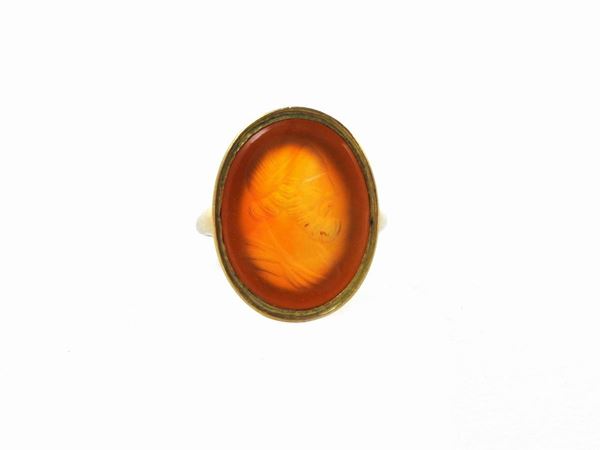 Yellow gold ring with carnelian intaglio