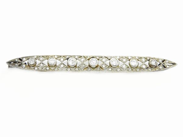 White gold and diamonds bar brooch