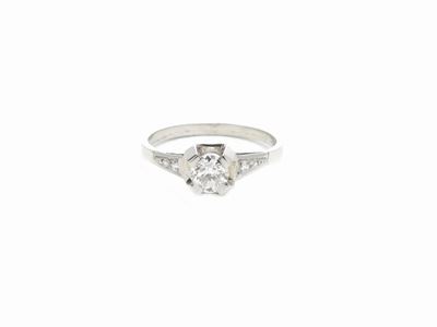 Anello Solitario in Platino con Diamante