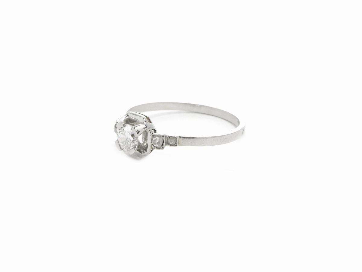 Anello Solitario in Platino con Diamante