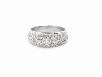 Anello a Fascia in Oro Bianco con Diamanti