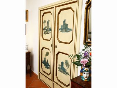 Coppia di Ante D'epoca in Legno Laccato e Dipinto
