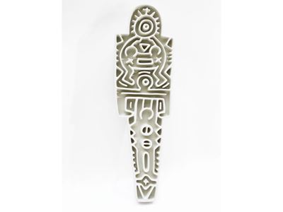 Totem (concrete), da un Modello di Keith Haring