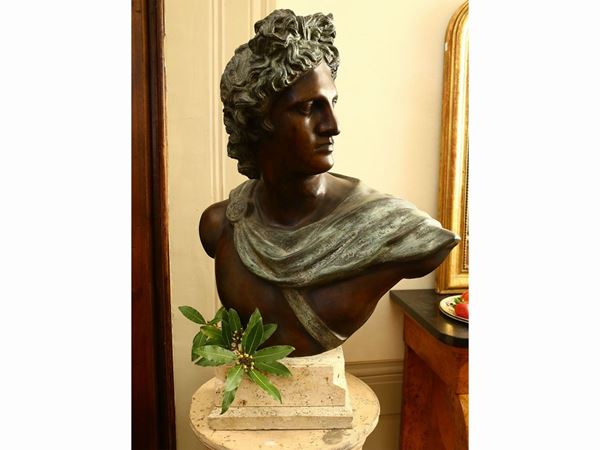 Bust depicting Apollo in patinated bronze  - Auction Furniture, silvers, paintings and antique curiosities partly from Villa Mannelli - Maison Bibelot - Casa d'Aste Firenze - Milano