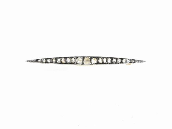 Yellow gold and silver bar brooch with diamonds  (Late 19th century)  - Auction Antique jewelry and watches - Maison Bibelot - Casa d'Aste Firenze - Milano