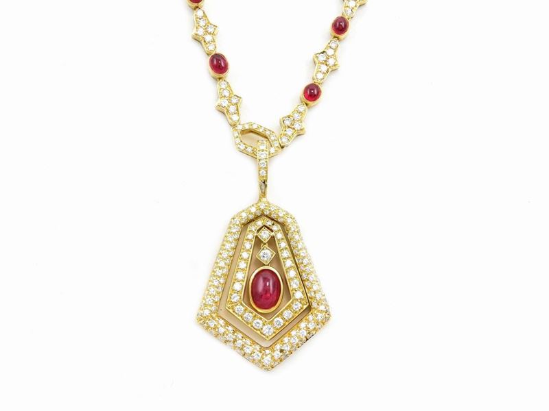Collana e Pendente in Oro Giallo con Diamanti e Rubini
