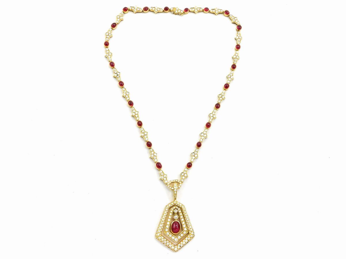 Collana e Pendente in Oro Giallo con Diamanti e Rubini