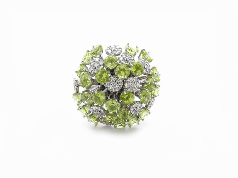 Anello in Oro Bianco con Diamanti e Peridoti